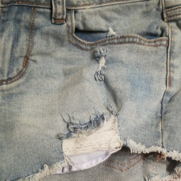 PINK VS light blue denim shorts - Picture 6 of 8